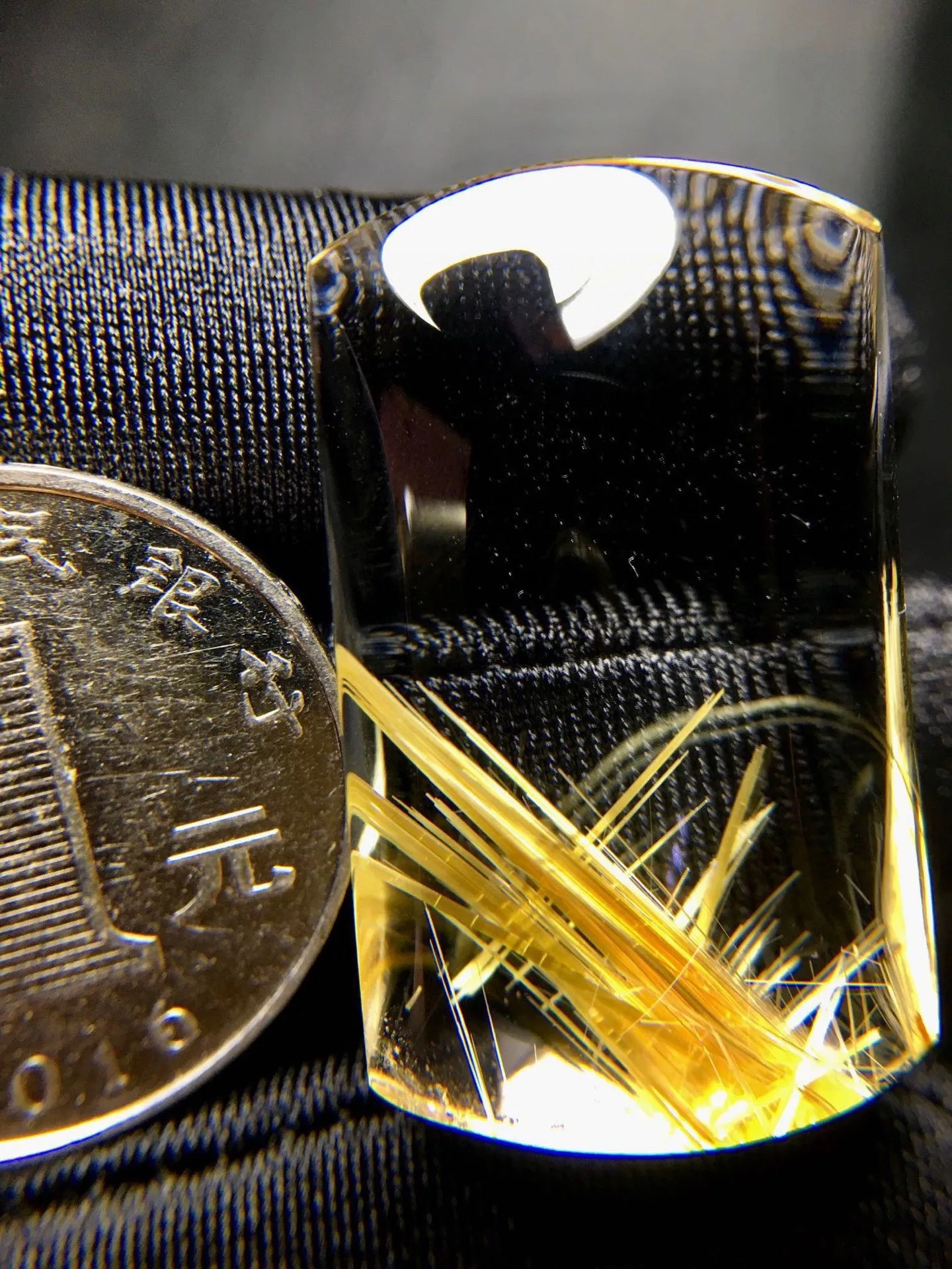 الذهب الطبيعي Rutilated قلادة من الكوارتز قلادة 32.2*19.5*10.6 مللي متر مستطيل الثروة Rutilated النساء الرجال AAAAAAA