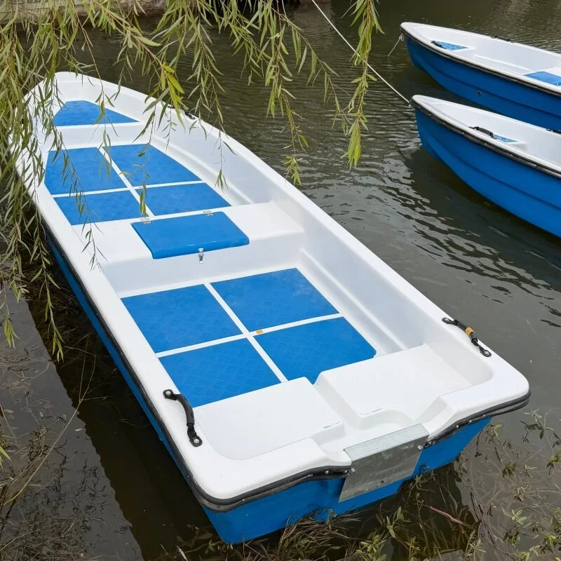 

Boats, fishing boats, self-draining assault boats, living water warehouses, and speedboats can be equipped with motors
