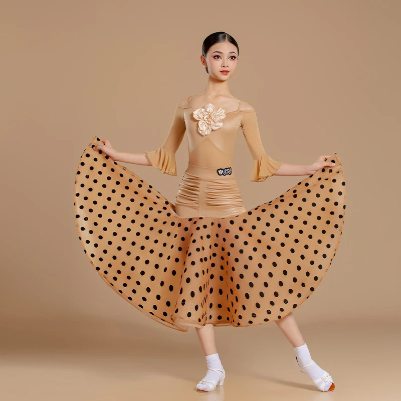 2025 Ragazze con spalle scoperte Maglia Top Grande gonna altalena Sala da ballo Abbigliamento da ballo Vestito da prestazione Valzer Costumi di danza moderna DN22214