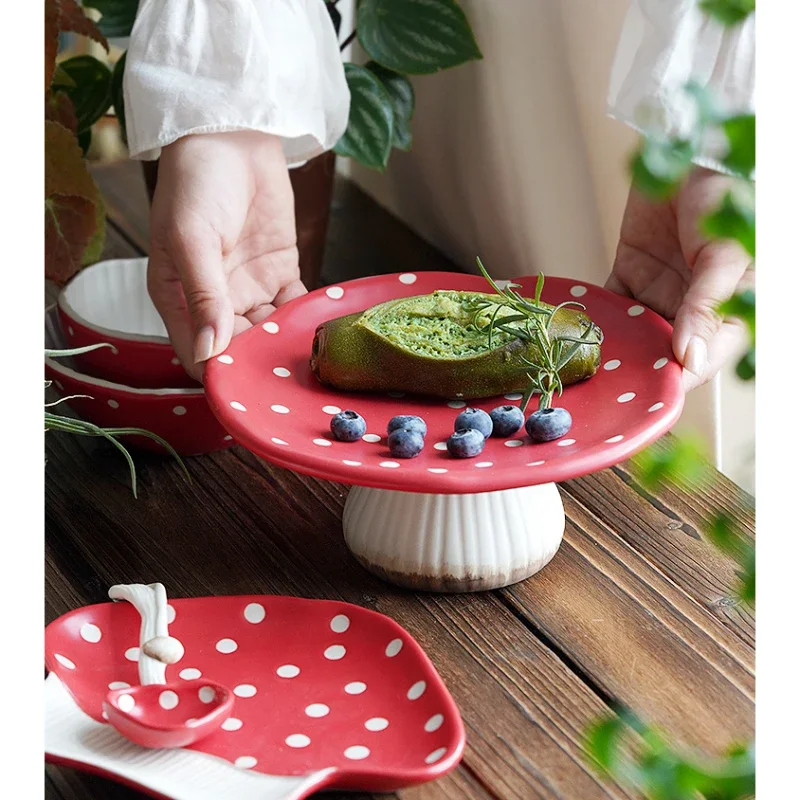 Creative Mushroom Shape Plate Cute Ceramic Restaurant Homehold Vegetable Fruit Cake Bread Dessert Plates Kitchen Supplies