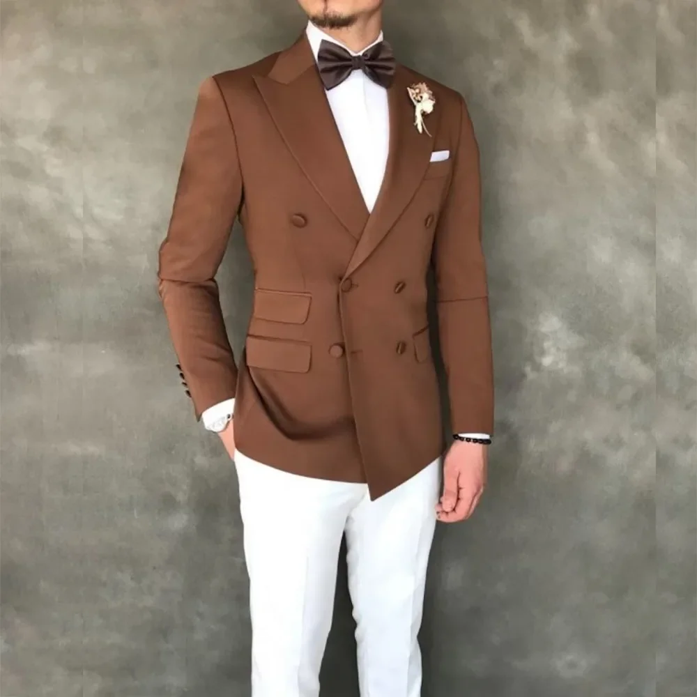 

Brown Blazer White Pants 2 Piece Jacket Pants Double Breasted Peak Lapel Skinny Outfits Male Clothing Prom Party Costume Set