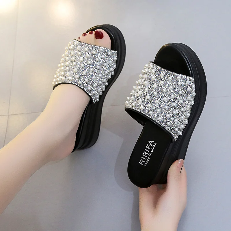 2024 New Summer Style Fashionable Comfortable and Versatile Casual Sandals Enhanced Pearl Wear-resistant Thick-soled Slippers