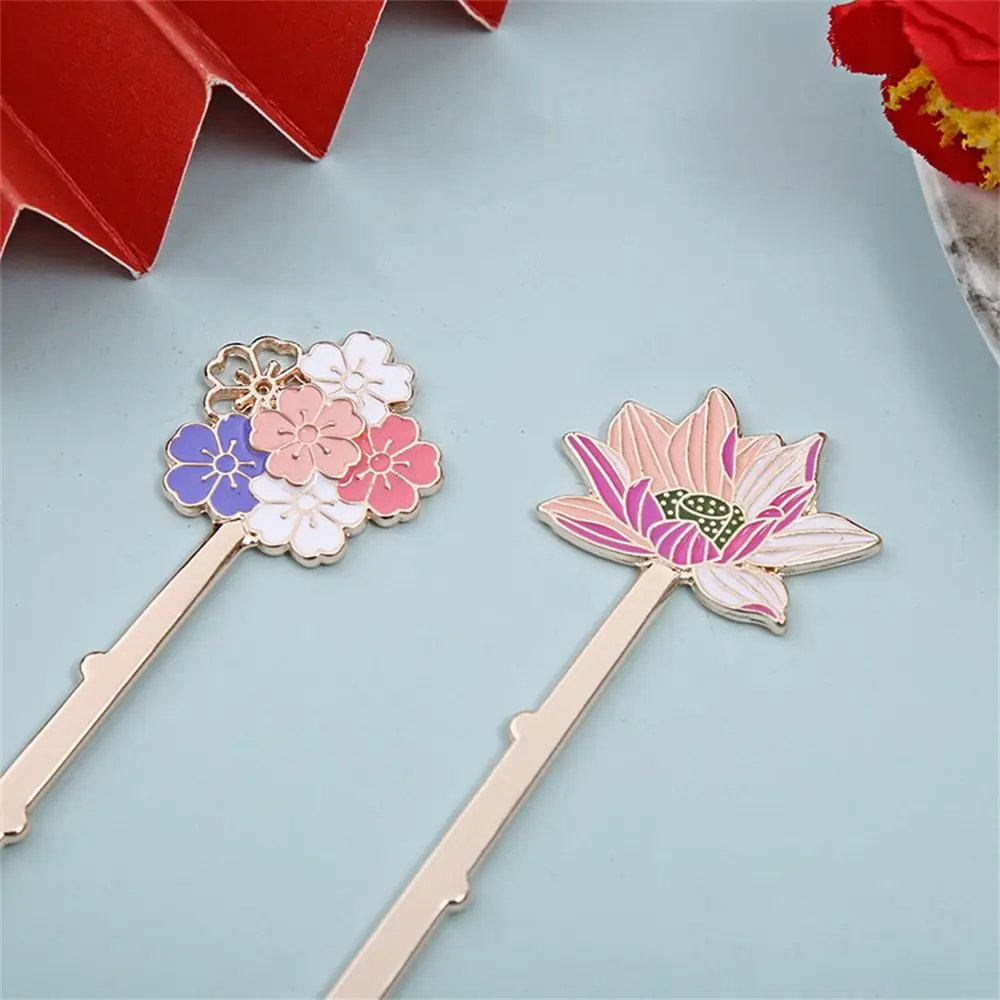 Creative Metal Lotus Flower Students School Supplies Reading Assistant Bookmarks Book Support Page Label