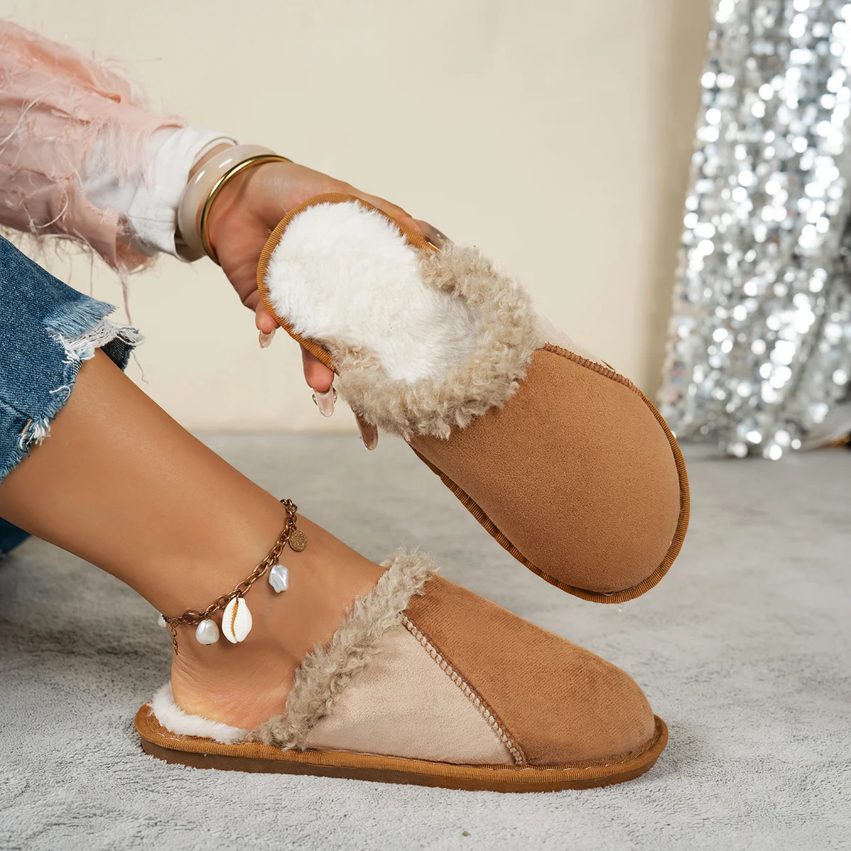 Nuevas zapatillas de invierno para mujer, cómodas, con suela suave, forro de felpa, diseño casual, colores combinados, estilo «baotou», cálidas, para usar en casa.