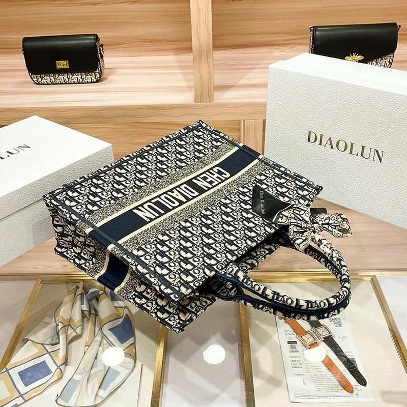 2024 New Embroidery Large Capacity Casual Totes Luxury Fashion Shoulder Bags Famous Designer Women Purse And Handbags Sac A Main