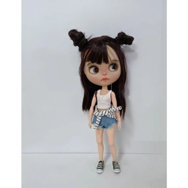 고품질 YJ570 디자인 스타일의 의류 세트는 ob24 blythee 인형 액세서리를 선택하는 데 재미있습니다.