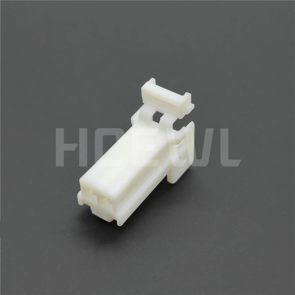 New original high-quality  MG610392  automotive component connector plug