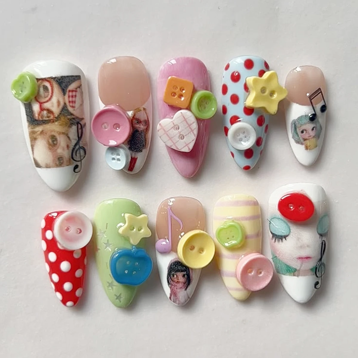 Niedliche Mini-Knopf-Nagelcharms in verschiedenen Farben, Stern-, Blumen-, Schleifen- und runde Harz-Nageldekorationen, 3D Kawaii kleine Knöpfe Nagelkunst-Ornamente – Detail 9