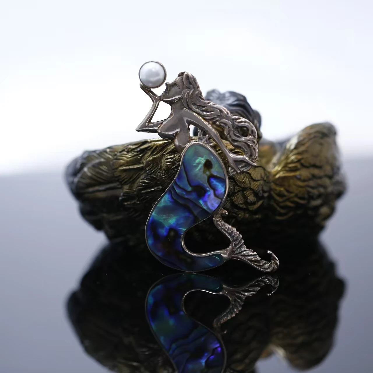 

Natural Mermaid Style Abalone Shell Paired With Freshwater Round Baroque Pearl Pendant Fine Jewelry Elegant Gift For Woman