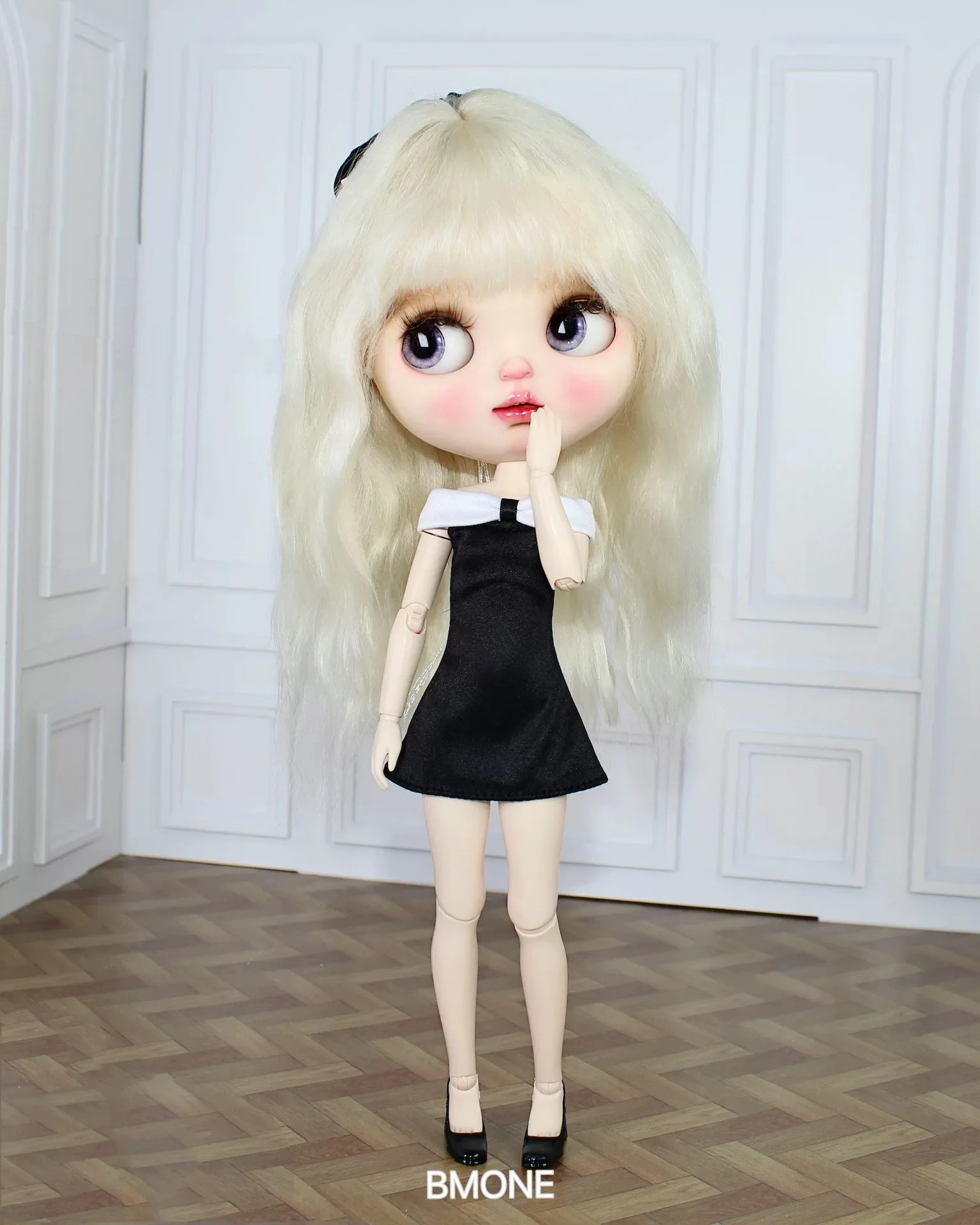 ชุดเดรสสีดำแบบไหล่เดียว สไตล์หรูหราและอ่อนโยน สำหรับตุ๊กตา BJD FR Supermodel ขนาด 30 ซม. เหมาะสำหรับตุ๊กตาขนาด 1/6 ยี่ห้อ Xinyi ใส่ไปงานเลี้ยงอาหารค่ำ แต่งตัวเองได้