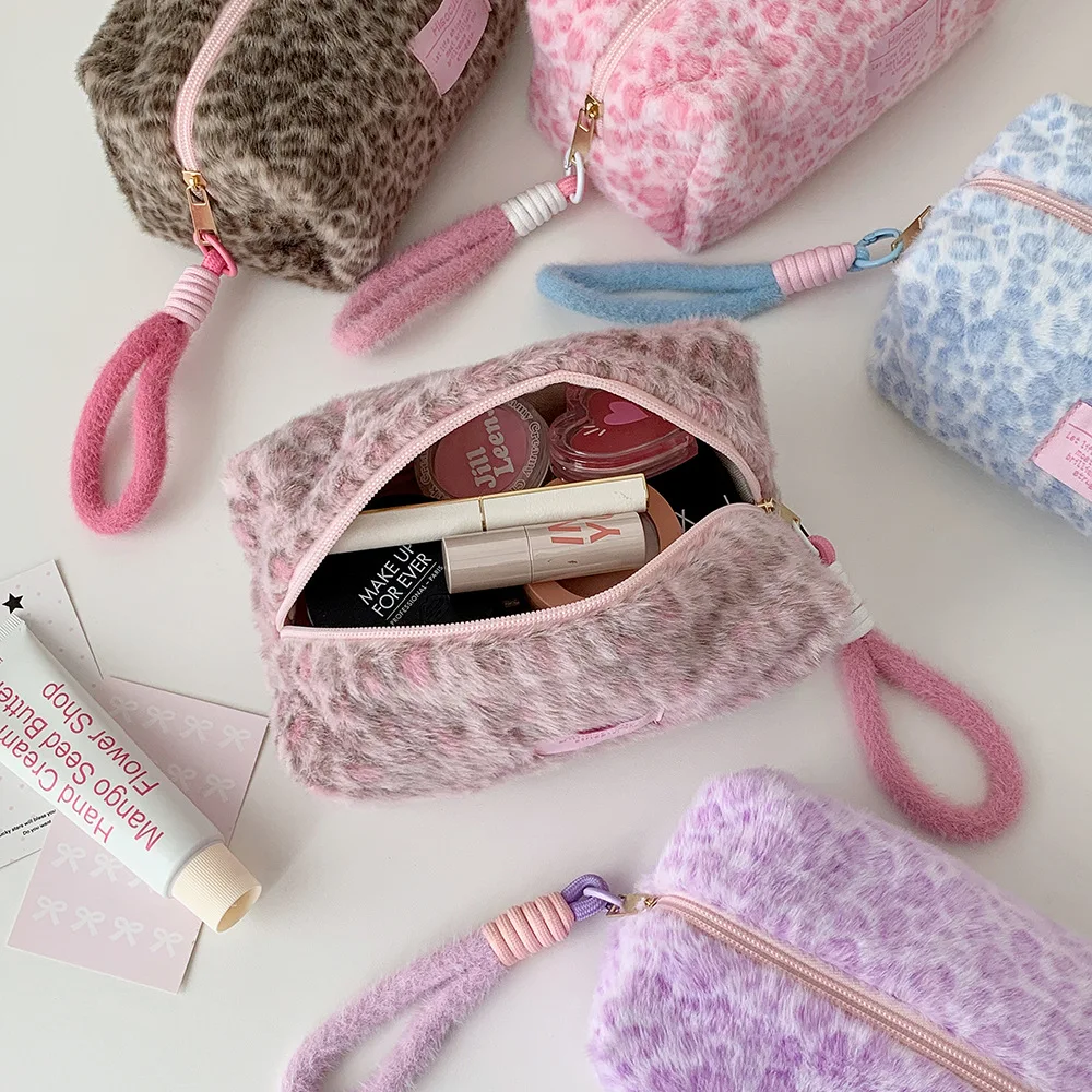 

Cute Plush Leopard Print Cosmetic Bag High Value Makeup Pouch Stationery Case Portable Travel Toiletry Bag for Women