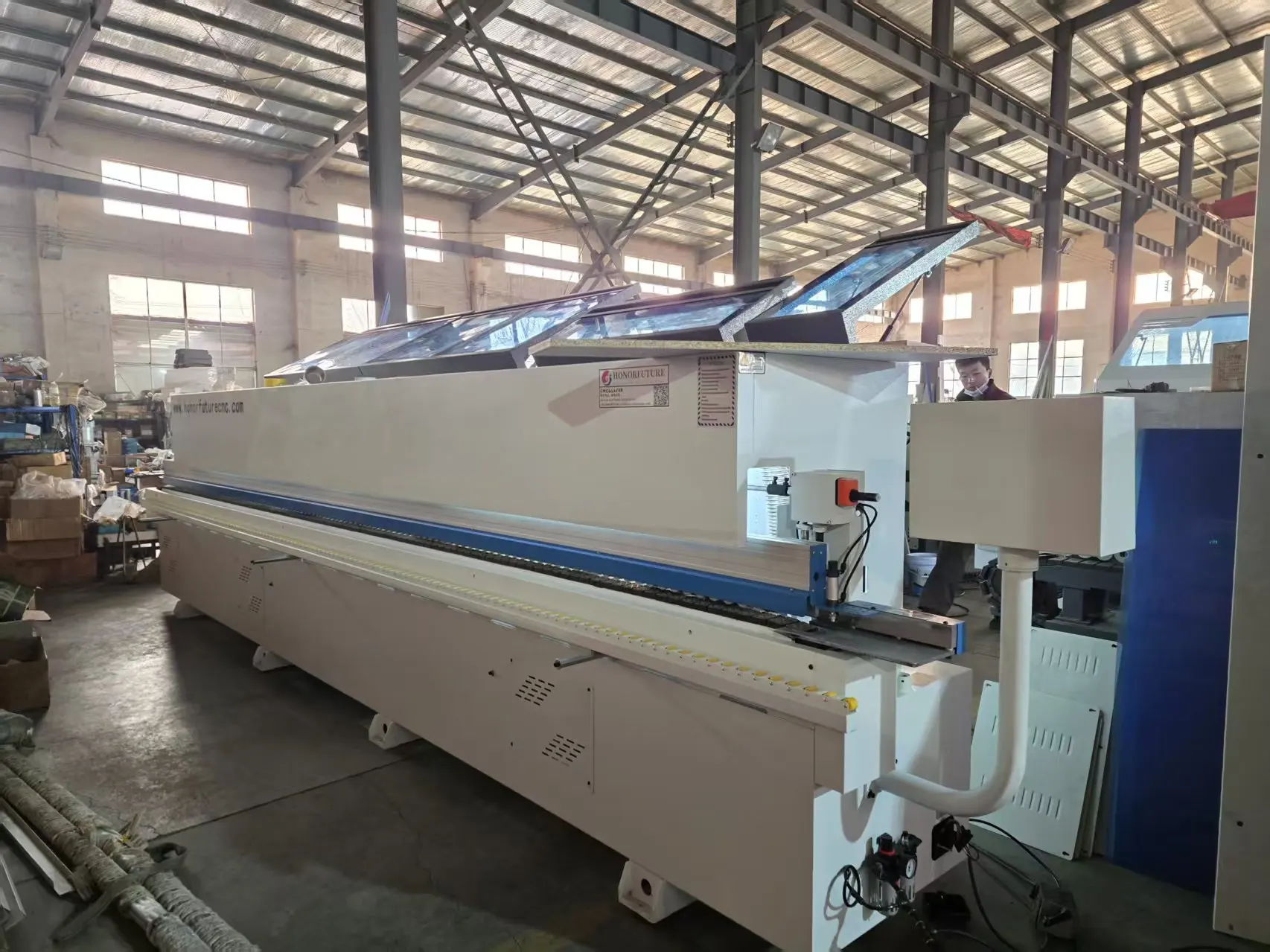Full Automatic Edge Banding Machine with 8 Function Pvc Edg Strip Edgebander Profile Tracking WPC Door Cabinet