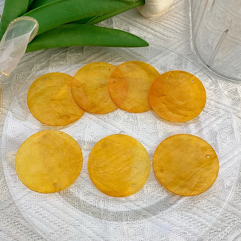 100pcs Natural Shell Discs 50mm Double Hole Shell Raw Materials Soft Shell DIY Lamp Wind Chime Accessories Translucent Sheet