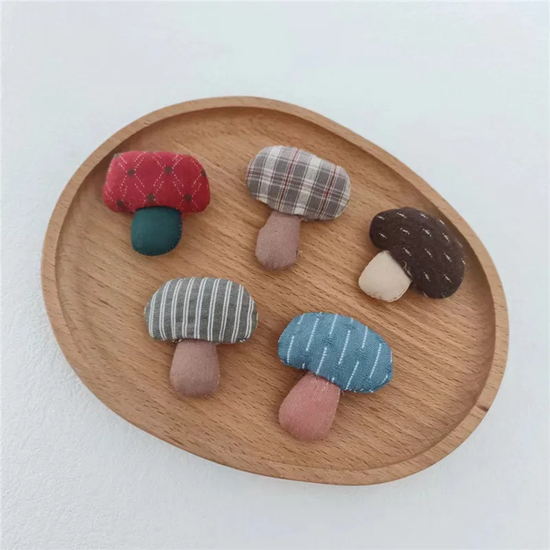 Brooch Premium Handmade Fabric Mushroom Plant Woodland Playful Versatile for Women Elegant Everyday Wearable Accessory
