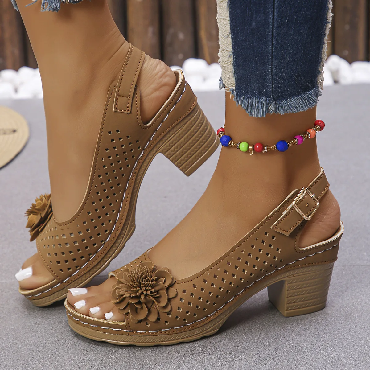 

2025 Women's Sandals Summer Classic Retro No Slip Women's Shoes Comfortable High Lady Heels Breathable Light Sandals for Women