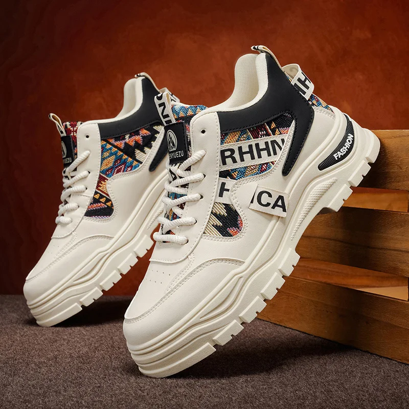 Casual Sports Shoes with a Mesh Upper That Is Breathable and Doesn'T Make Your Feet Stuffy; Lightweight Thick Soles with a Built-In Invisible Height Increase Effect, Soft and Resilient Feel on the Feet, Suitable for Daily Outings and Commuting, with a Refreshing Color Scheme That Exudes a Youthful Vibe