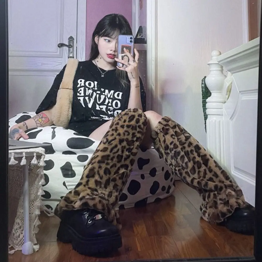 Damskie ocieplacze na nogi Punk Leopard Pluszowy japoński styl Harajuku Dziewczyny Śliczne skarpetki z nadrukiem krowy Zimowe skarpetki ocieplające