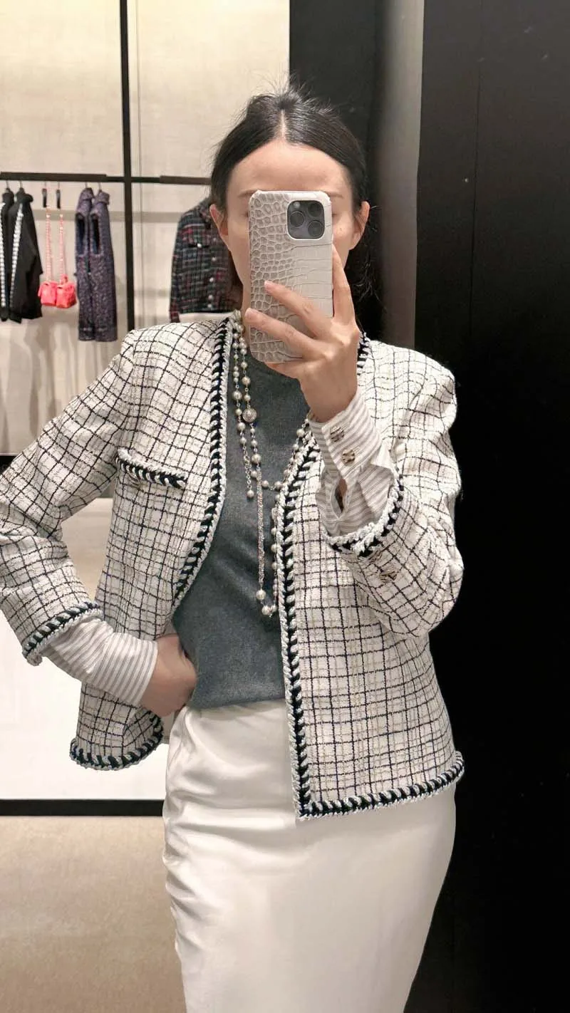 Light luxury style women's jacket, fashionable and fashionable, elegant and refined, sweet and youthful woolen jacket