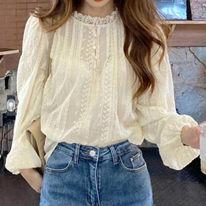 Korean Style Fashionable Long Sleeved Blouse with Embroidery Elegant Apricot Blouses Sweet Lace Shirt Puff Sleeve Womens Tops