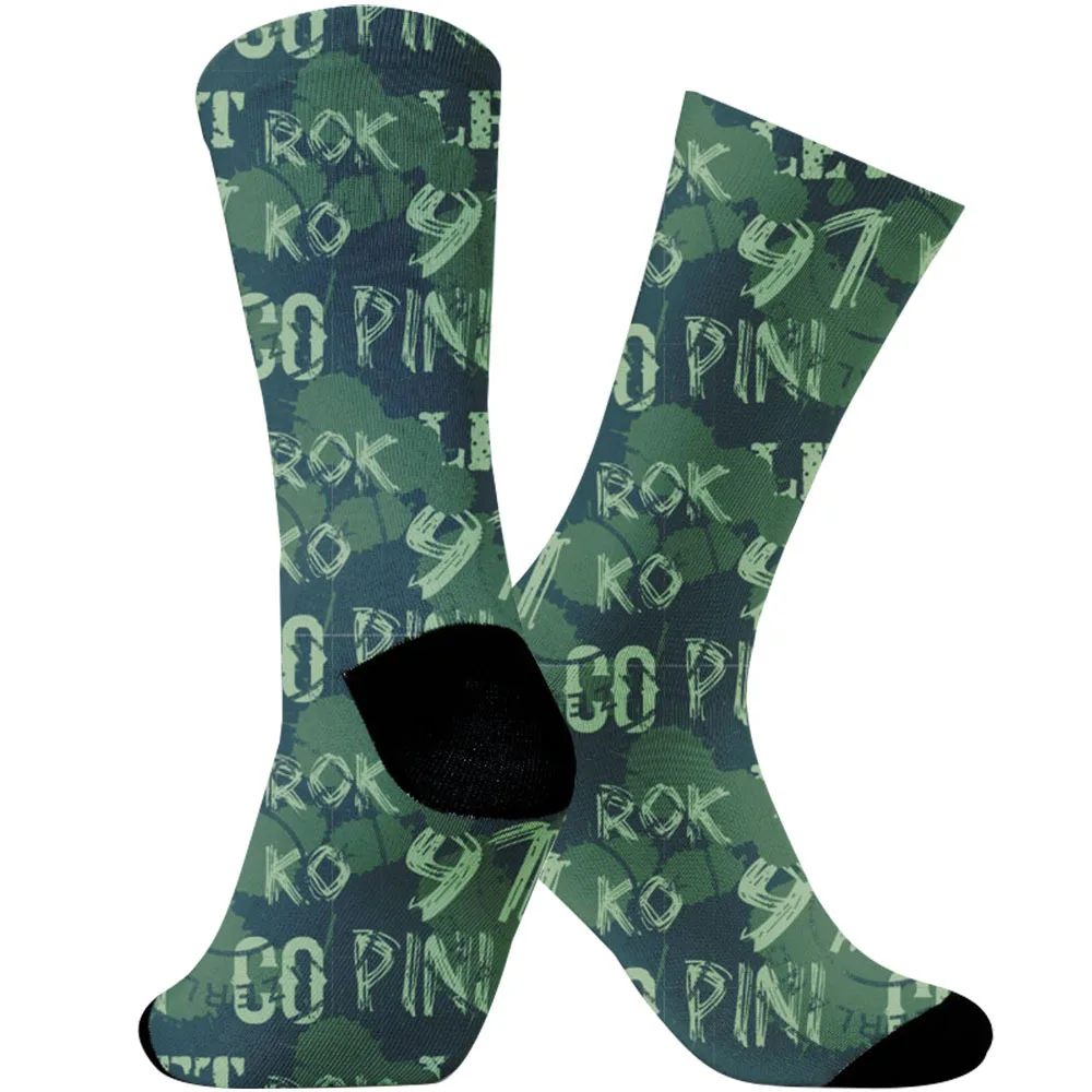 

Новинка 2025 года. Высокоэластичный и антибактериальный материал, носки, окрашенные распылением, подходят как для занятий спортом и отдыха.