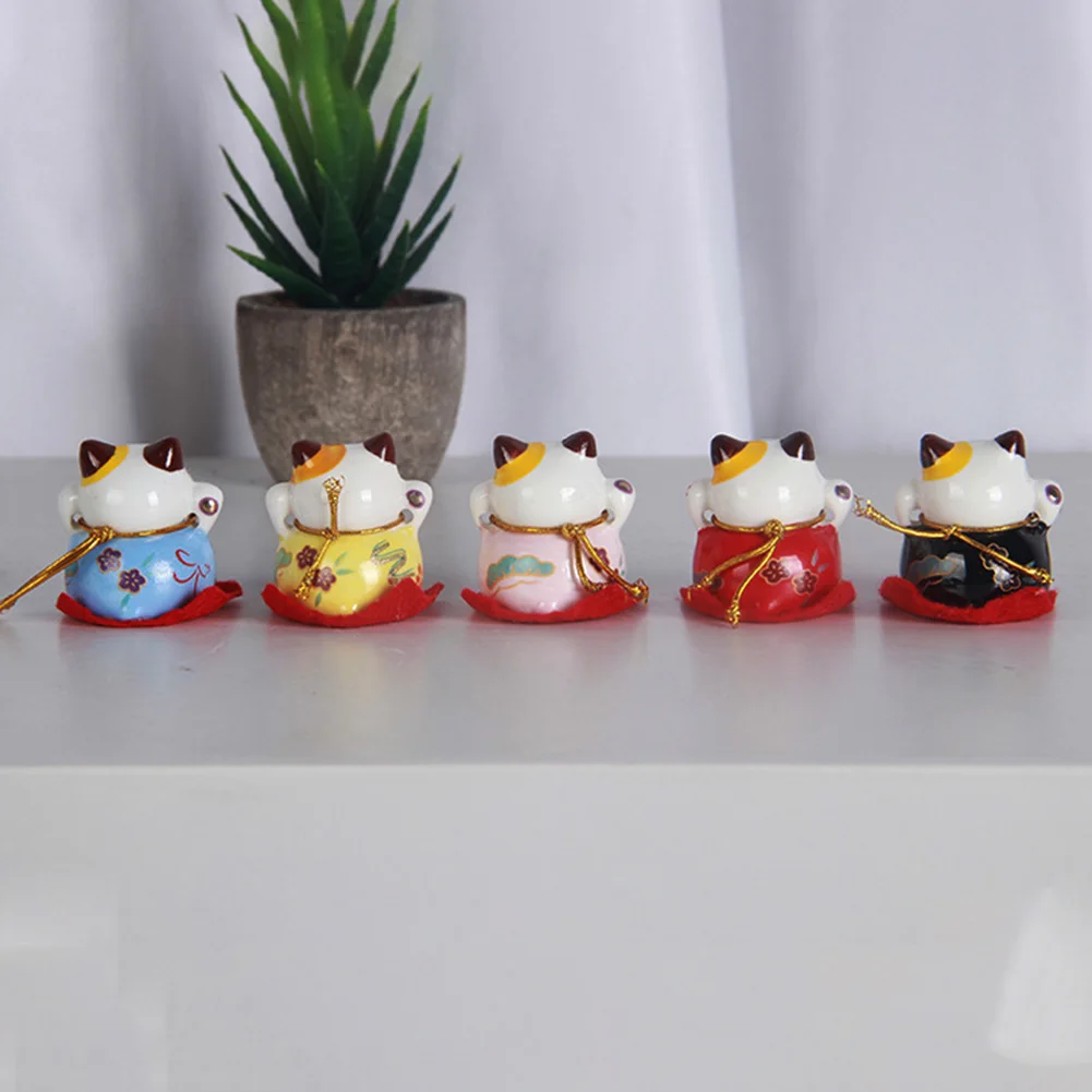 Yeni Coming güzel Mini Maneki Neko şanslı kediler seramik malzeme ev ofis Dashboard dekor için 5 Set ve 5 geleneksel renkler