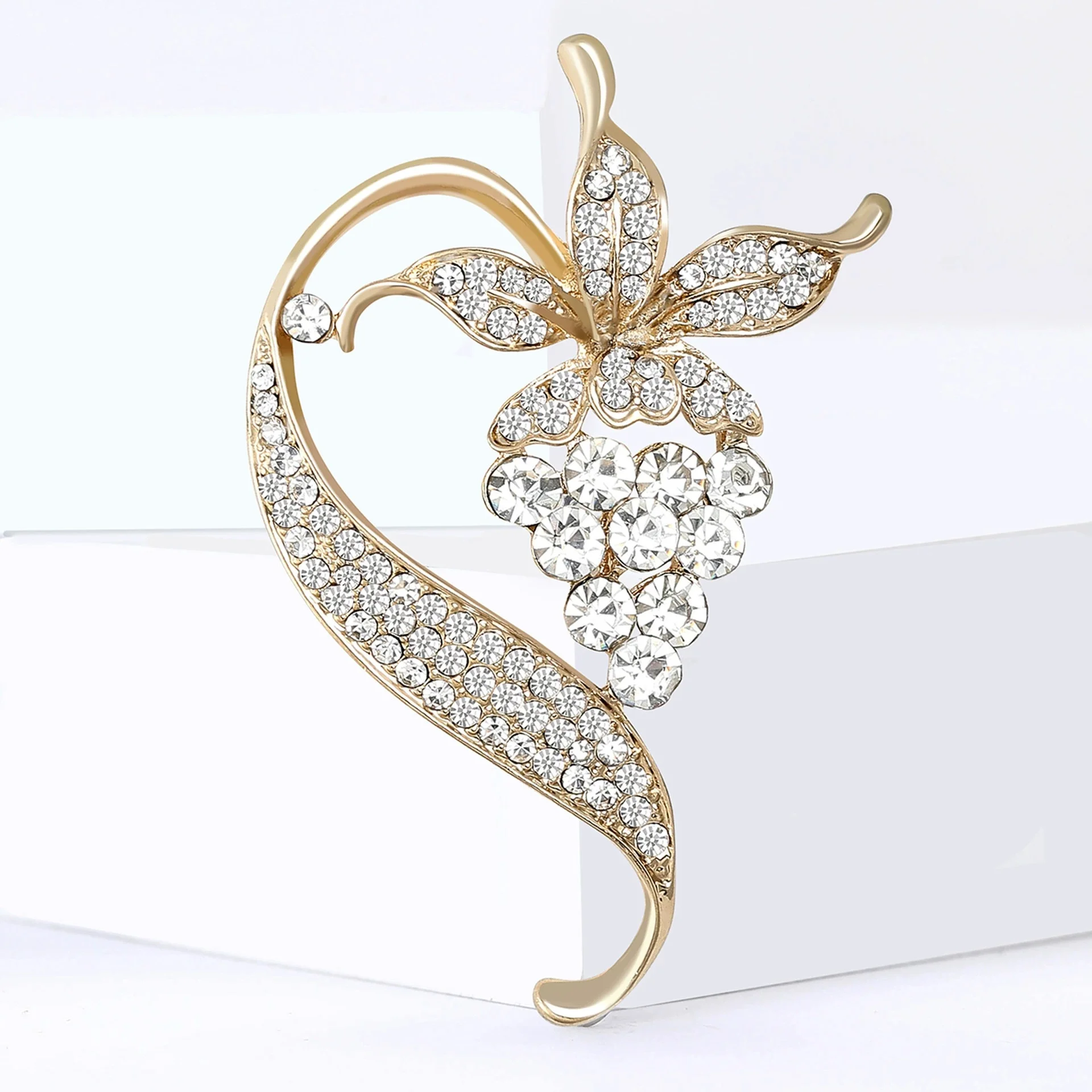 Luxury Cat's Eye Magnolia Brooches for Women Unisex Plant Pins Casual Party Jewelry Accessories Gifts Decoration