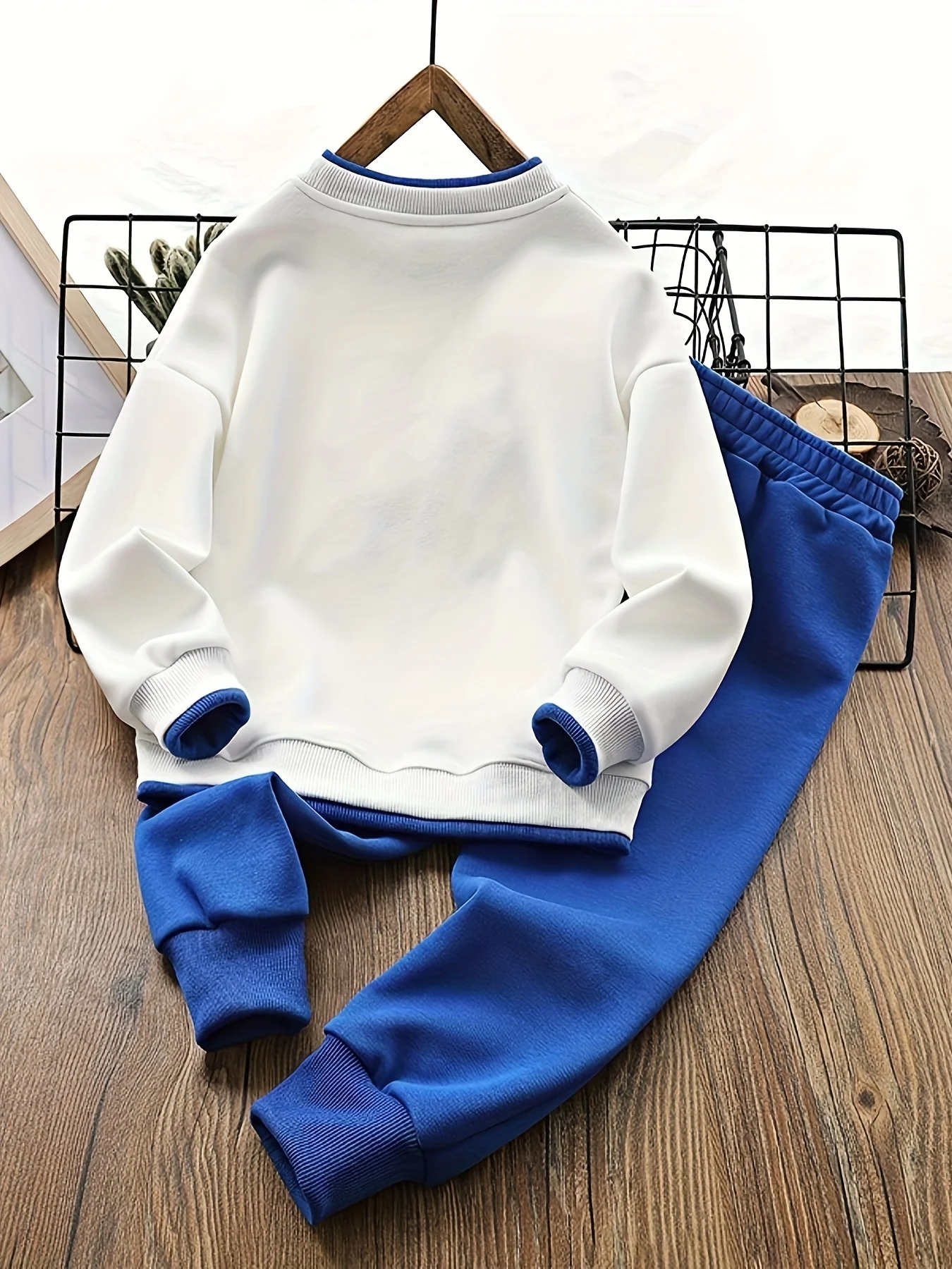 Vestiti del ragazzo adolescente bambini ragazza finta due pezzi maglione Pullover e pantaloni Set bambino ricamo cartone animato orso Top fondo