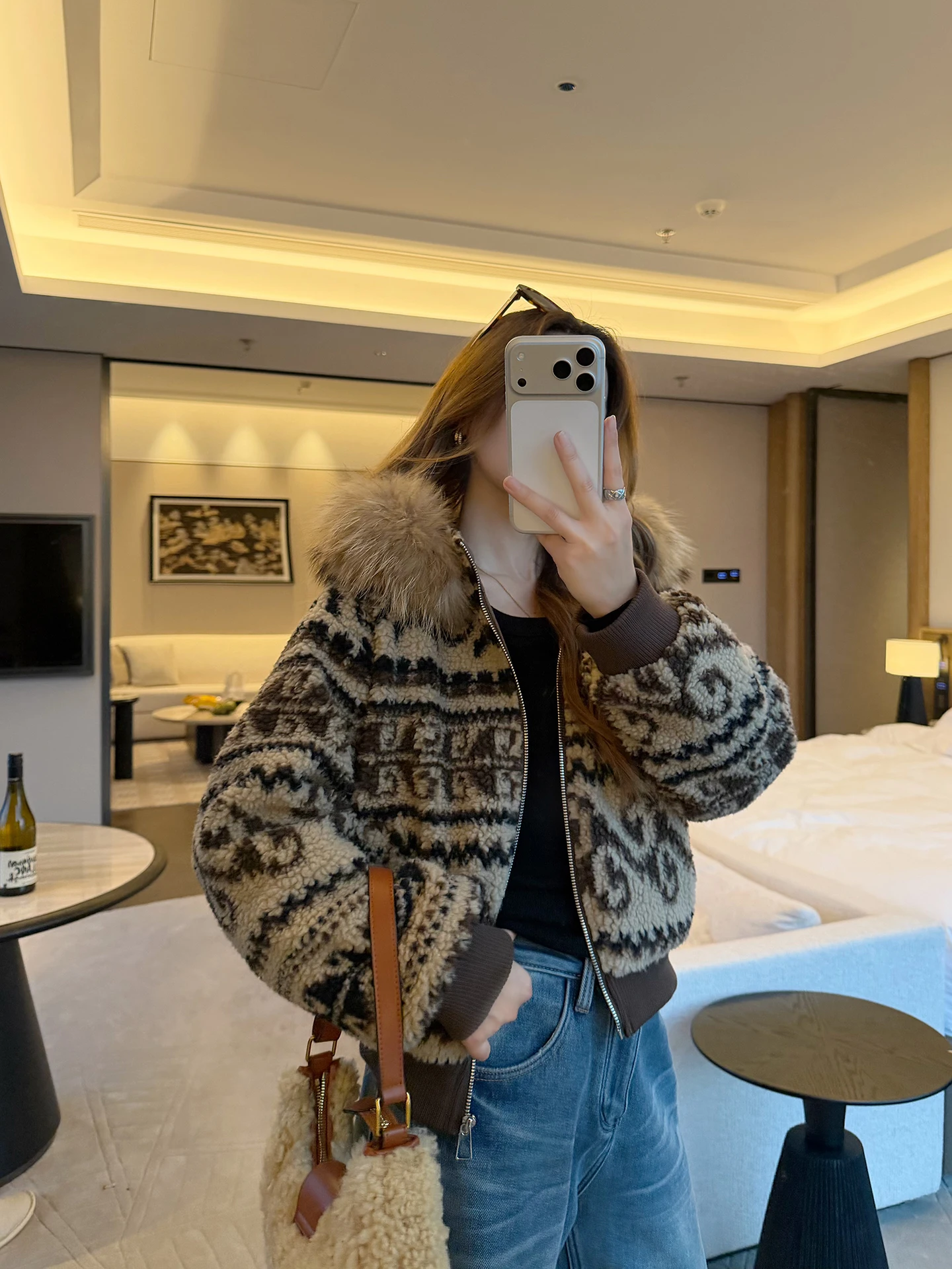 

New 19 Thickened Warm down Jacket Outerwear Milan Island Fur Fillert Island Binxih Geometric Pattern Zipper Closure Long ...