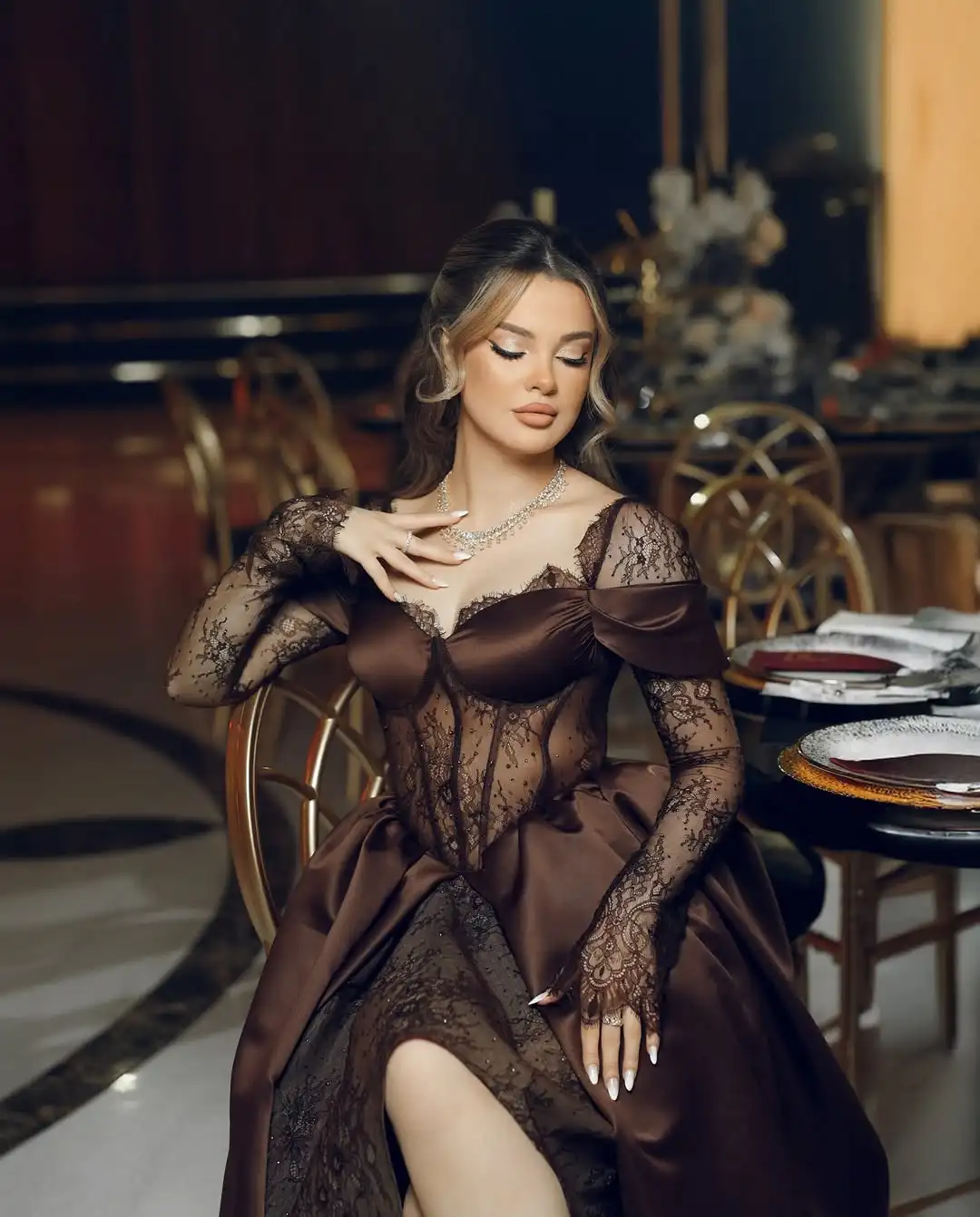 Nuevo diseño Sexy fuera del hombro bordado ilusión de espina de pescado drapeado una línea vestido de fiesta elegante vestido de fiesta Formal de graduación de noche