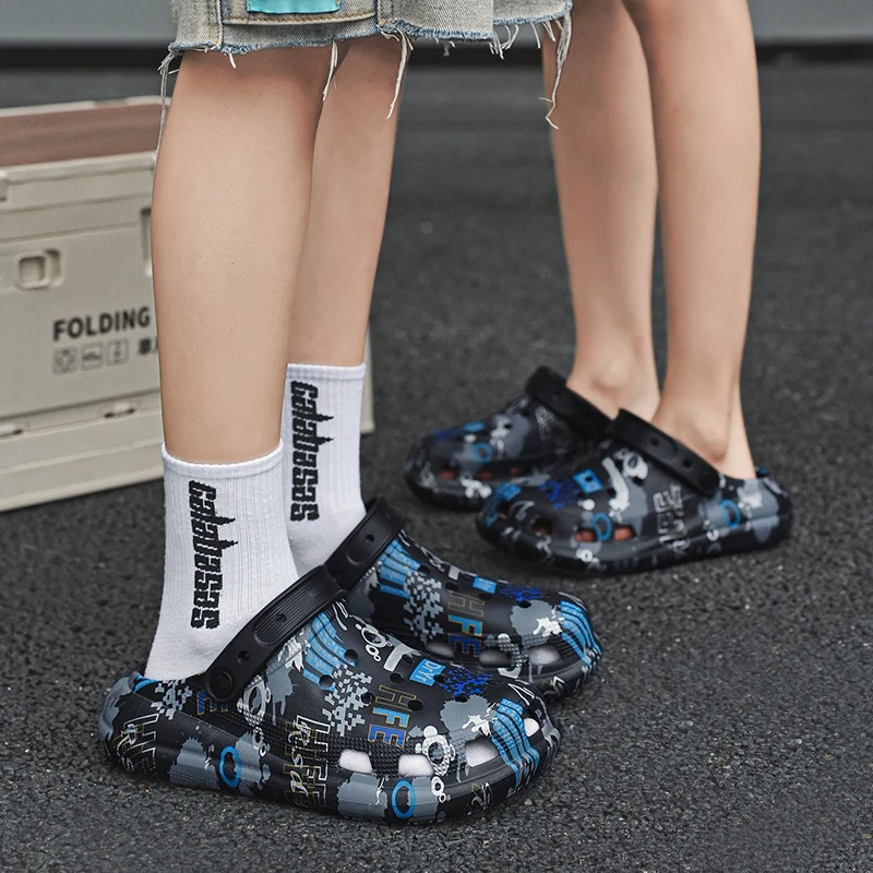 Hot Sale Fashion Couple Garden Sandals Soft Massage Women's Clogs Comfortable Non-Slip Platform Sandals For Men Sandalias Hombre