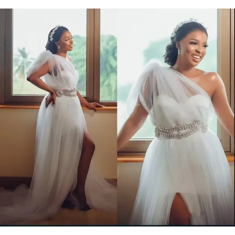 تخصيص بلورات حزام ألف خط فستان الزفاف رداء دي ماري سويب تراين كتف واحد تول مثير سبليت الجانب فستان زفاف
