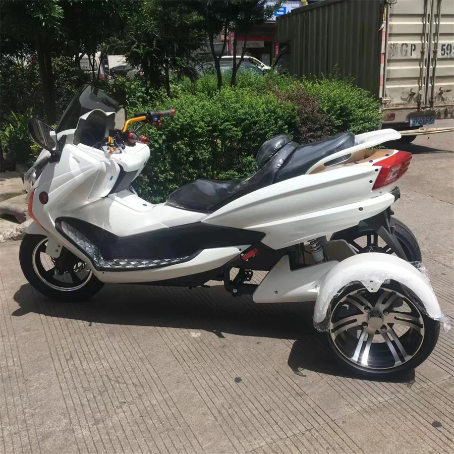 Three wheeled motorcycle