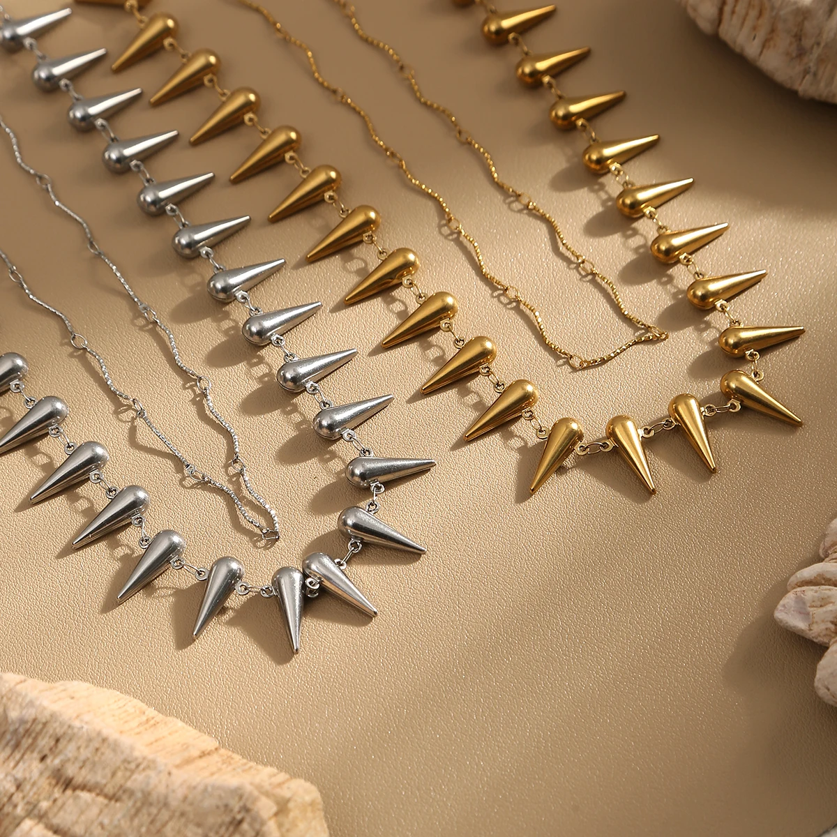 

SOVOB Stainless Steel Rivets Necklaces For Women & Men Punk Style Choker Necklace Women's Hip-Hop Rock Jewelry Decoration Gifts