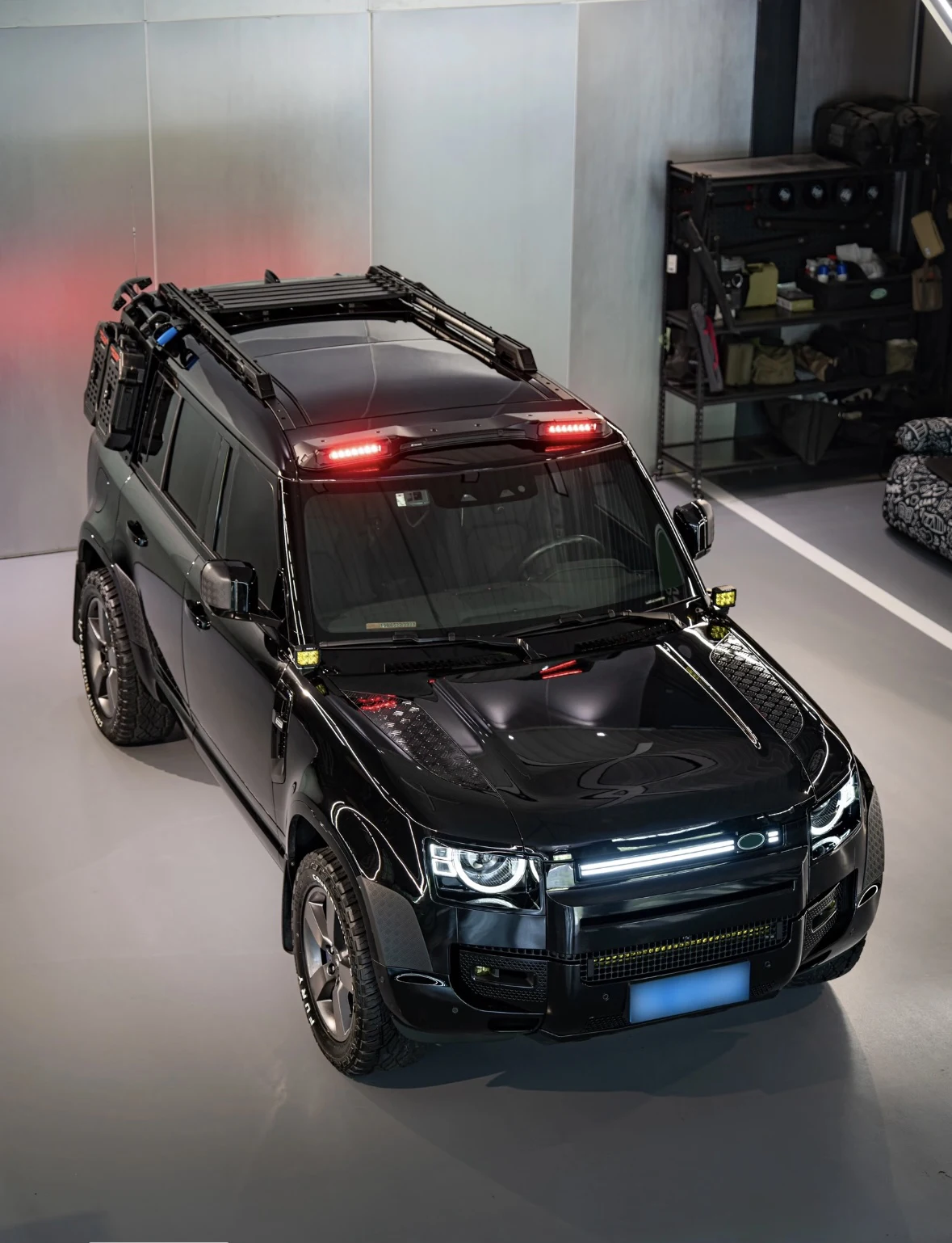 

TQ Serries Ark Roof Mounted Pod Красные и белые фонари для оба глаза Для Defender L663