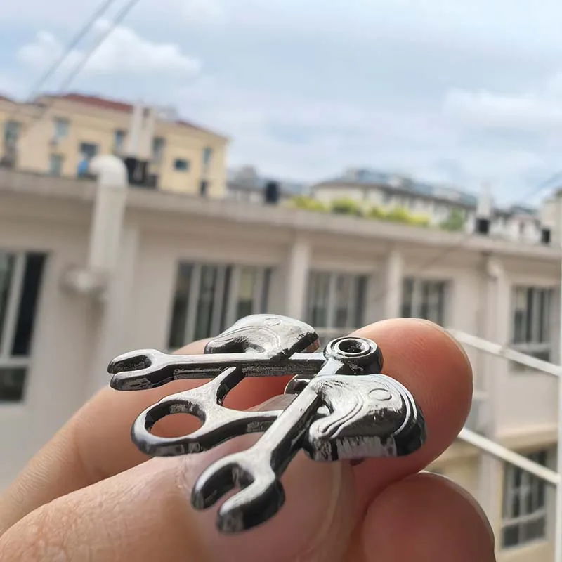 

100pcs Piston Wrench Inspired Freemason Symbol Badge Signifying Harmony Spiritual Growth Lapel Pin Masonic