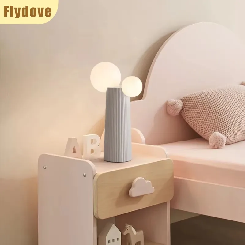 New Nordic Modern Environmentally Friendly Resin Immortal Tree Shaped Personalized Vertical Lamp Creative Cream Style Desk Lamp