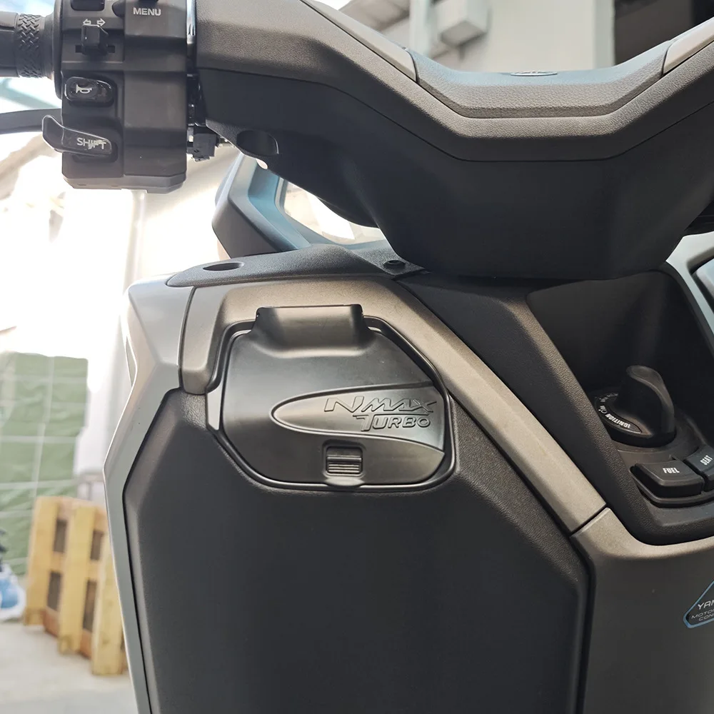 Motorcycle Side Pocket Cover Lid Wear Resistant For Yamaha NMAX155 NMAX 2025 Accessories Charger Waterproof Cap