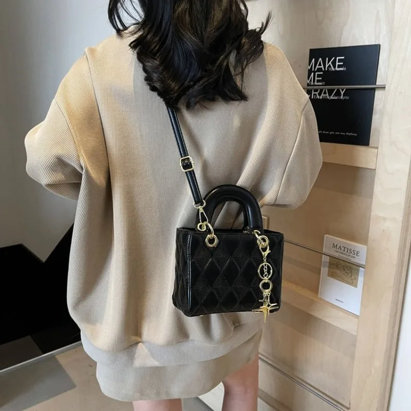 

Classic Messenger Bag For Women A Scholarly Chic Vibe For The Bookworm And The Professional