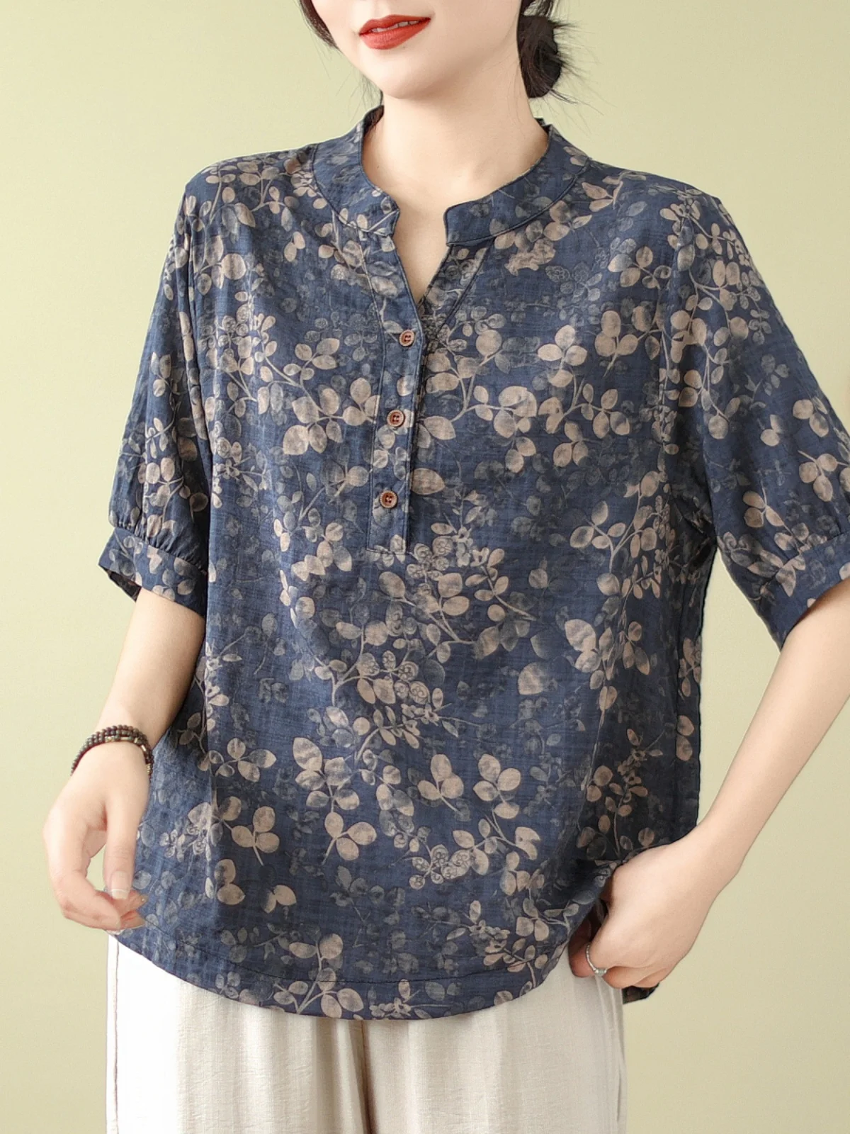 قميص أنيق من القطن والكتان للسيدات صيفي بأكمام قصيرة مقاس صغير، قميص عصري مطبوع كاجوال فضفاض بياقة نصف مفتوحة