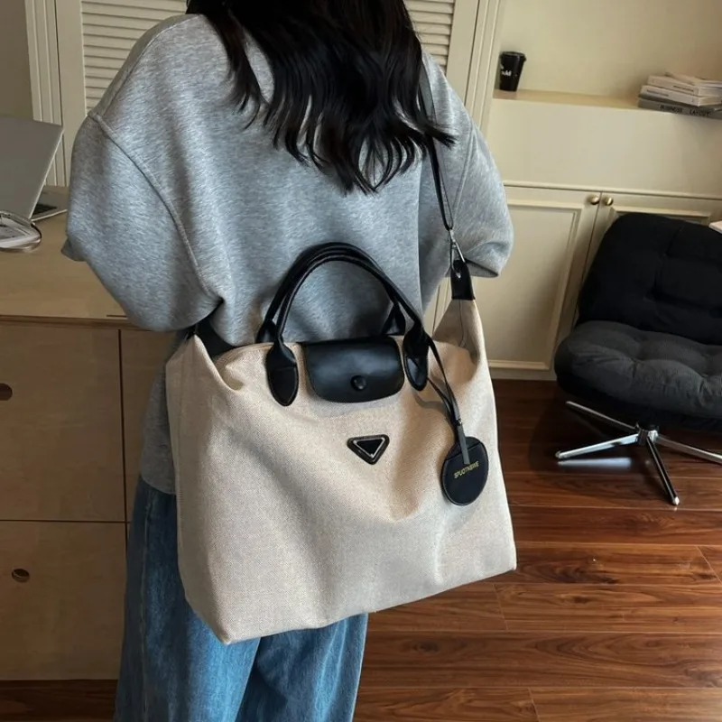

Women's Adjustable Shoulder Bag Length For Perfect Fit Personalized Comfort With Easy Adjustment
