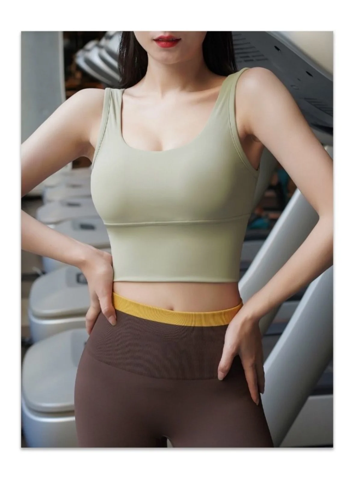 Women's Yoga Vest Sports Fitn Top Breathable ort Sle Polyester Fiber 00% with Chest Pad Design Sensual Ba Twist