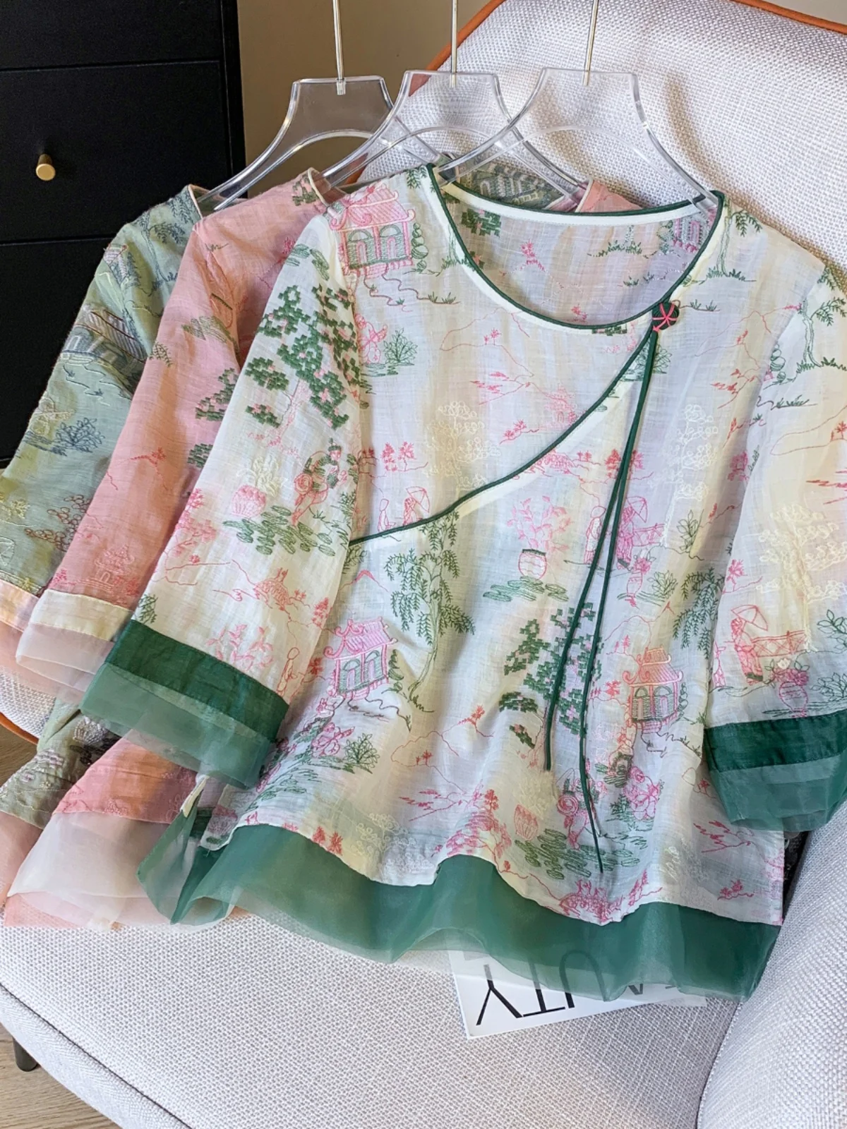 

Retro Chinese Style Cotton Linen Shirt Women's Summer Thin Five-Quarter Sleeve Embroidered Cotton Linen Blouse Commute Style ...