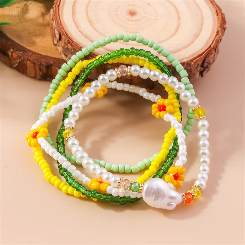 أساور بوهيمية مصنوعة يدويًا من الخرز للنساء ، أساور مطرزة بالخرز على شكل زهرة مرنة ، حفلة فتيات ، هدايا مجوهرات ، 5 ألوان في المجموعة