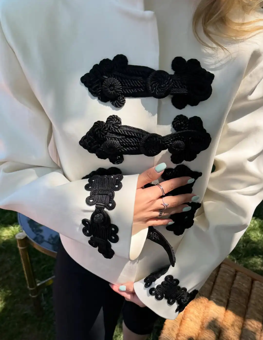 Women White Satin Cropped Jacket Mandarin Stand Collar Chinese Frog Buttons Shoulder Pads New Chinese Elegant Commuter Blazer