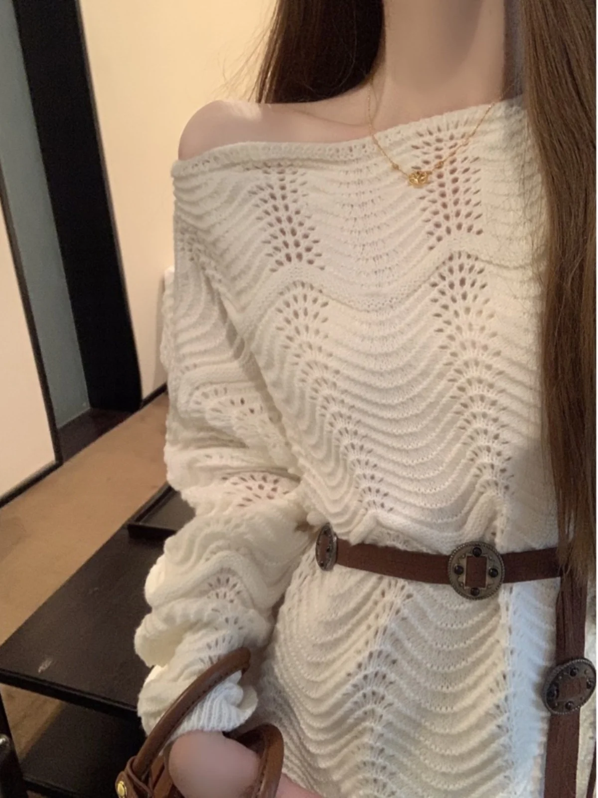 

Soft Casual Sweet Knitted Sweater Hollow out Lace Trim Overhead Loose Slimming Top for Autumn Winter New Style Korean Fashion