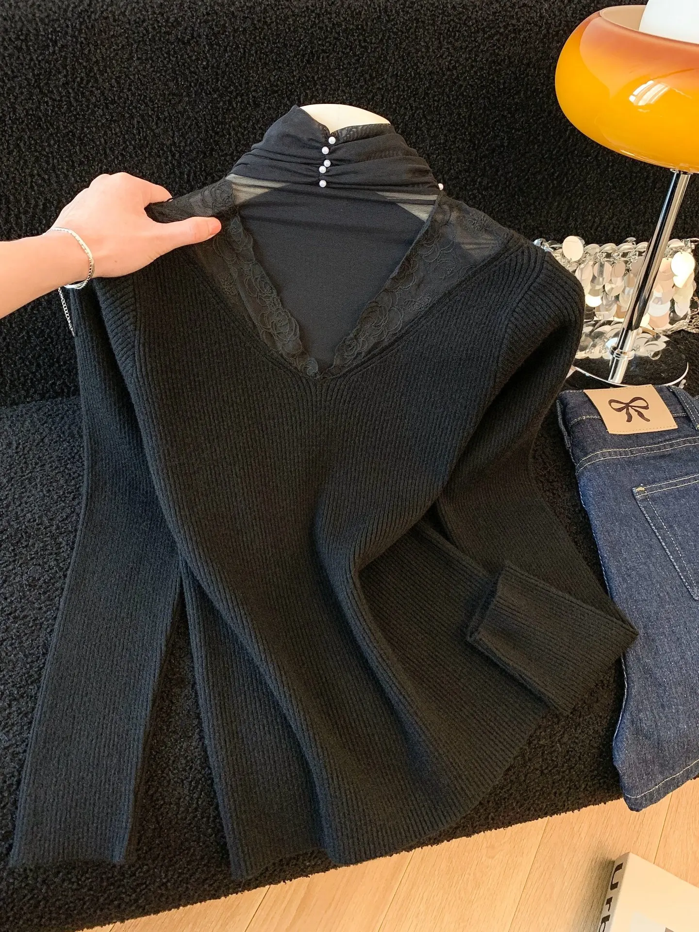 

Elegant French Style Lace Splice V-Neck Knitted Sweater Women's Long Sleeve Base Shirt Top for Autumn Winter Casual Wear