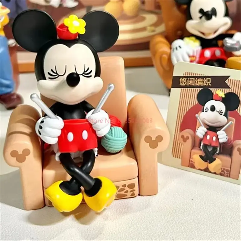 Disney mickey mouse e seus amigos reunidos para uma série de tempo alegre caixa cega anime figura pvc modelo coleção decoração brinquedos
