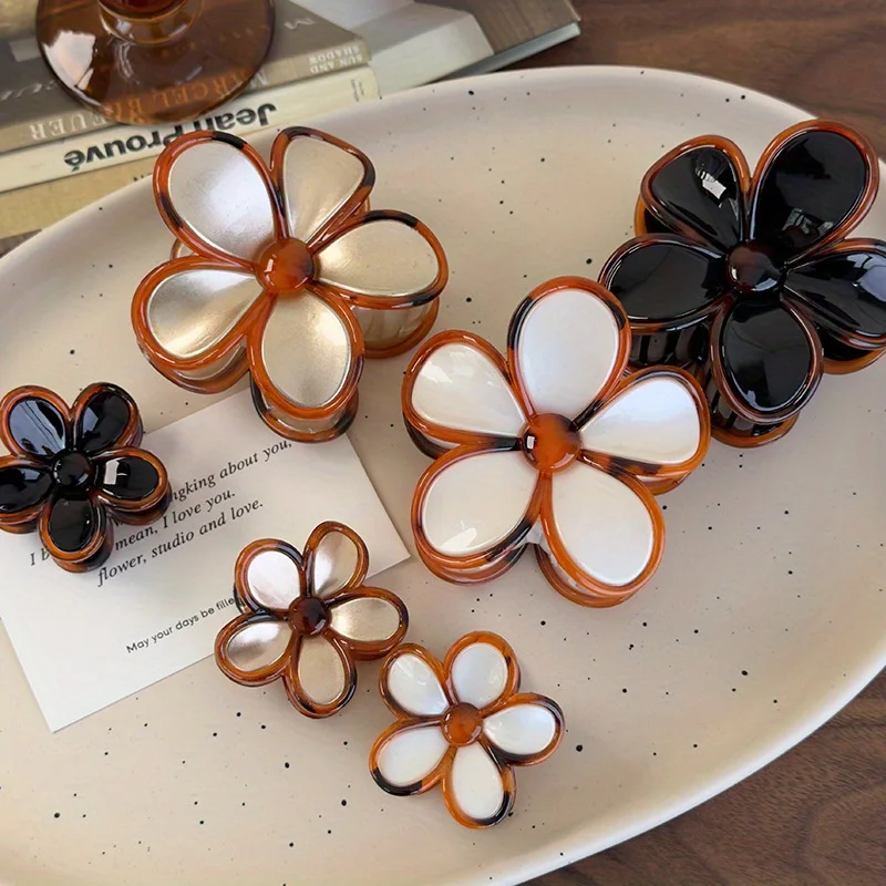 مشبك مخلب شعر رائع على شكل زهرة كهرمانية مكون من مادة الأكريليك، مثالي لأداء أنيق وإضافة ساحرة إلى مظهرك