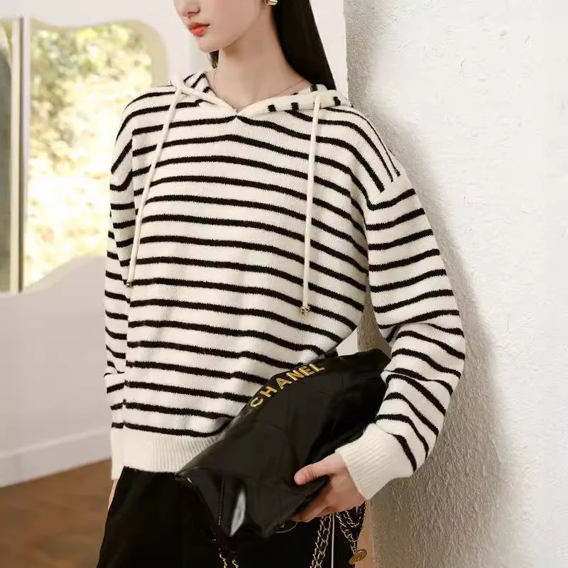 

7380, весенняя корейская версия, уменьшающий возраст, черно-белый полосатый цветной блок, с капюшоном и карманом, галстук, вязаный свитер, толстовка с внутренней стороны