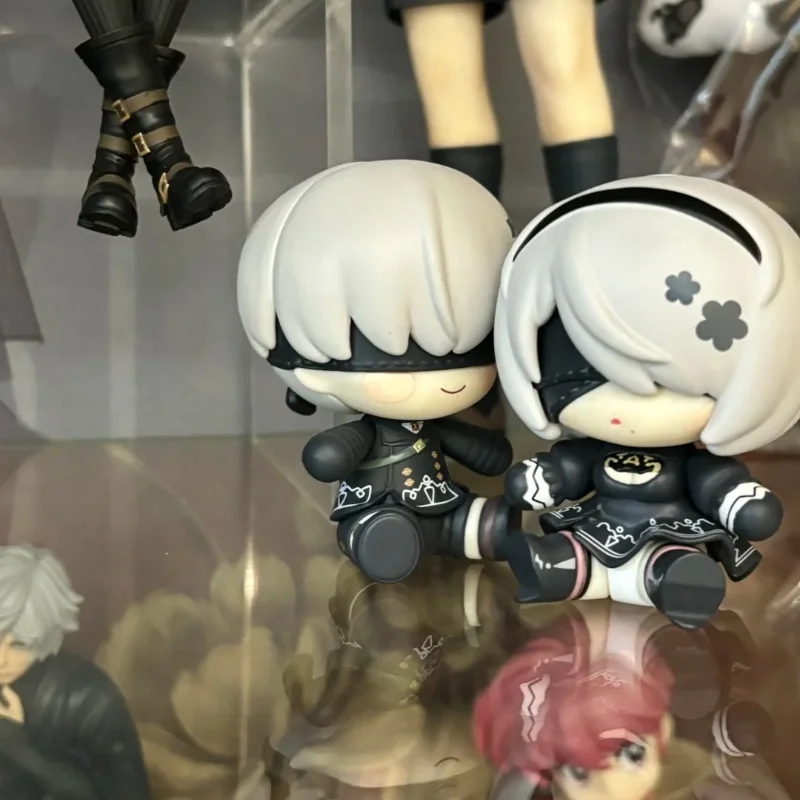 Nier Automata Animacja Gra Gadżety Peryferyjne Zabawki Magnesy na Lodówkę 2B i 9S Figurki Niezruchome Ozdoby Pokojowe Zabawka Prezent Niespodzianka
